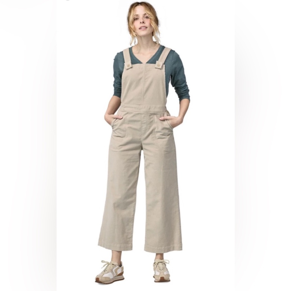 Patagonia Women’s Stand Up Cropped Corduroy Overalls Size 8